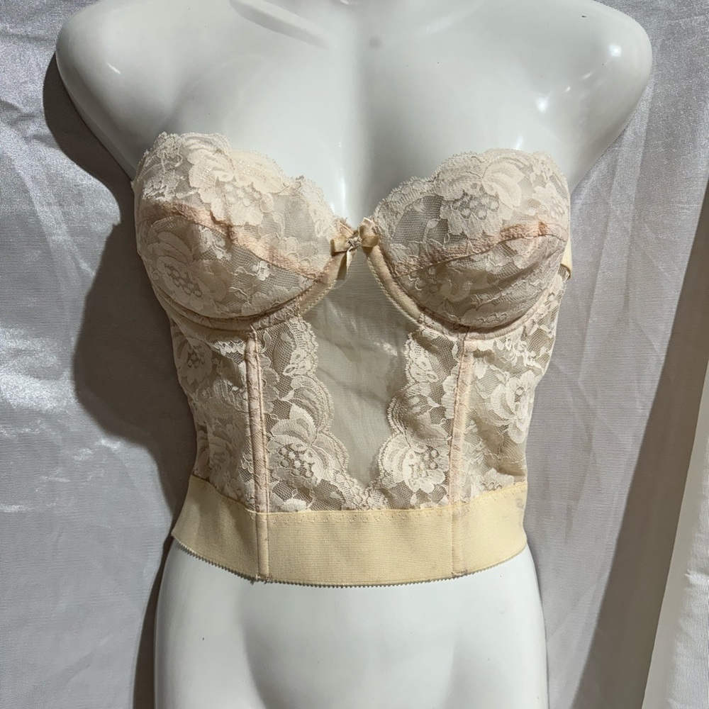 NWOT Nude Lace Floral Corset/Bra by Frederick’s of Hollywood Sz 36A